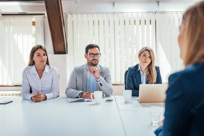 Fachkräfte für Industrie effizient über professionelle Personalvermittlung gewinnen
